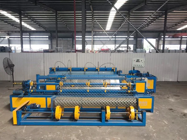 Wire Mesh Weaving Machine — FILTURE manufacturing facility