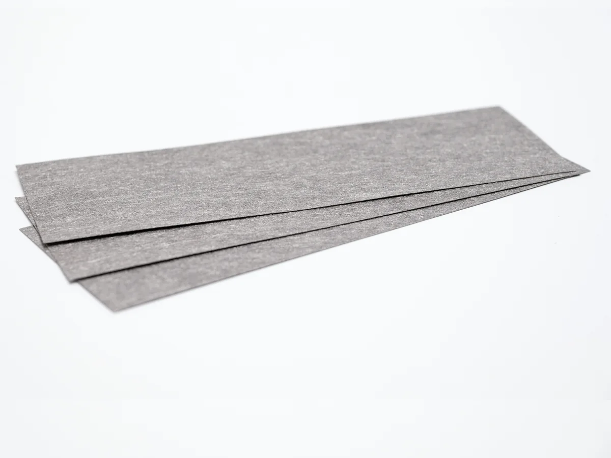 Titanium fiber felt sheet, edge view