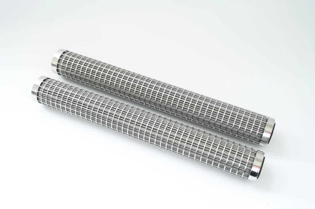 Pair of pleated stainless steel mesh filter cartridges for industrial liquid and gas filtration
